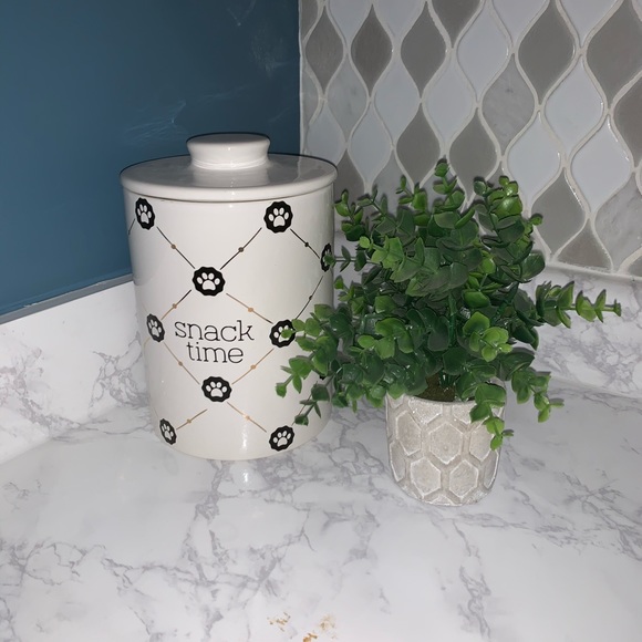 Jay Imports Ceramic Treat Canister - Picture 3 of 11